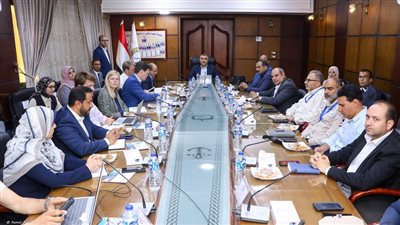 ميناء دمياط يستقبل وفدًا دوليًا لدراسة جاهزيته لتموين السفن بالوقود البديل 