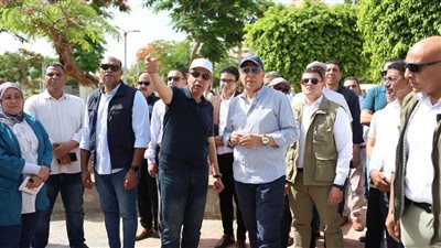 وزير الري ومحافظ المنيا يتفقدان أعمال تطهير النيل وترعة الإبراهيمية وعددًا من المشروعات