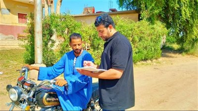بالصور.. «مياه الأقصر» تجري استطلاع رأي ميداني لقياس رضا المواطنين عن الخدمات