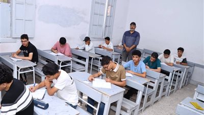 في أول أيام امتحانات الشهادة الإعدادية..