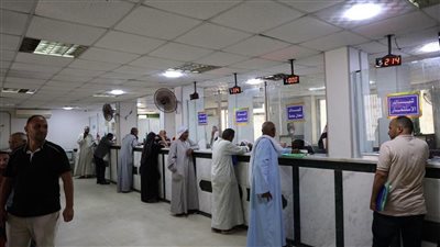 محافظ المنيا يتابع الخدمات الرقمية بالمركز التكنولوجي بمطاي