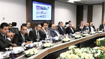 جوهر نبيل يجتمع ومع الأندية وممثلي الوزارات 
