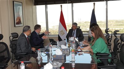 وزير السياحة والآثار يبحث مع رئيس مجلس إدارة شركة «سينيك الدولية» فرص الاستثمار في السياحة النيلية والبحرية بمصر