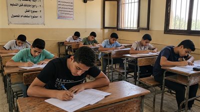 الإسكندرية: تعديل ترتيب امتحانات الشهادة الإعدادية بعد رصد تداول مزاعم حول ورقة الهندسة