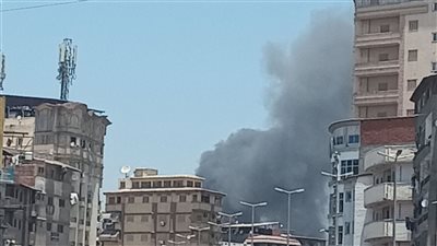 حريق يلتهم مخازن أخشاب في دمياط وجهود مكثفة للسيطرة على النيران