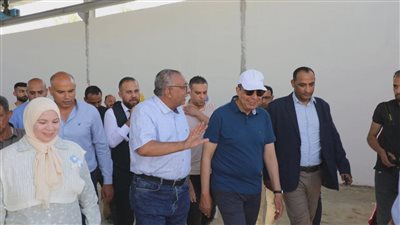 محافظ المنيا يتفقد مشروعات محطات تنقية المياه بسمالوط 