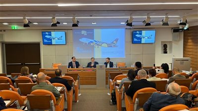 النيل للطيران تستعرض نجاحات الربط الجوي بين مصر وإيطاليا خلال مؤتمر الأعمال الدولي في ميلانو