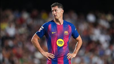 ليفاندوفسكي على رادار مانشستر يونايتد.. والراتب الضخم يهدد إتمام الصفقة