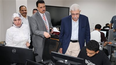 بالصور.. رئيس جامعة المنوفية يتفقد لجان الامتحانات بكلية الذكاء الاصطناعي ويشيد ببرامجها