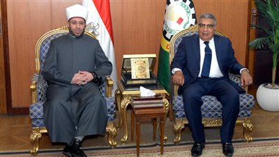 محافظ الدقهلية يستقبل وزير الأوقاف في زيارته لمناقشة رسالة دكتوراه بجامعة المنصورة