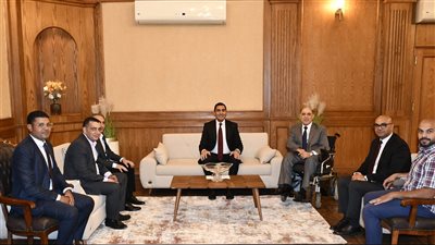 وزير الشباب والرياضة يلتقي رئيس لجنة إعداد البطل البارالمبي