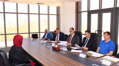 محافظ دمياط يجري مقابلات القيادات ويؤكد دعم الكفاءات لتحقيق التطوير والتنمية المستدامة 