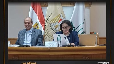 مشاهد من مائدة مستديرة بعنوان 