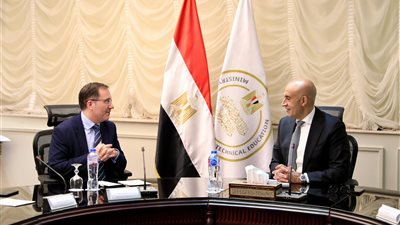  وزير التعليم يبحث مع سفير المملكة المتحدة بالقاهرة تعزيز التعاون لتطوير جودة التعليم