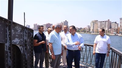 محافظ دمياط ووزير الإنتاج الحربي يتفقدان جسر الحضارة 