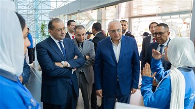 الرئيس التنفيذي للمصرية للاتصالات يكرم أصحاب المشروعات المتميزة بمدارس WE للتكنولوجيا التطبيقية خلال الحفل الختامي للأنشطة الدراسية  
