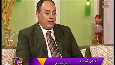 الكاتب الصحفي علي الهواري