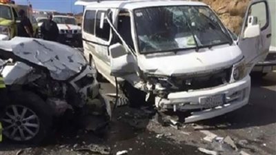 حادث تصادم سيارتين بالوراق 