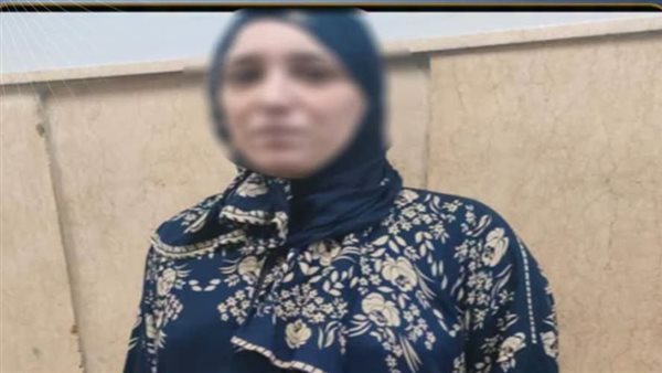 ضبط سيدة تعدت على طفلها بالوارق