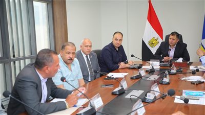 محافظ دمياط يوجه بسرعة تطهير المصارف لحل مشكلة الصرف الزراعي بكفر البطيخ
