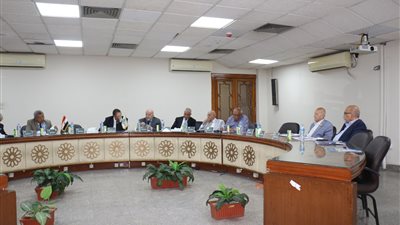 بحضور عدد من الوزراء السابقين.. تفاصيل الاجتماع الأول للجنة الحكماء بنقابة المهندسين لمناقشة قضايا المهنة