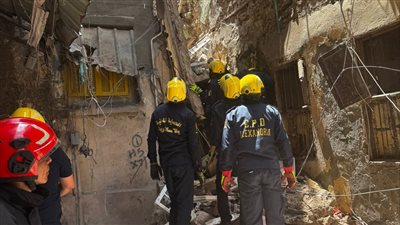 مصرع شخص في انهيار عقار بمنطقة الجمرك بالإسكندرية