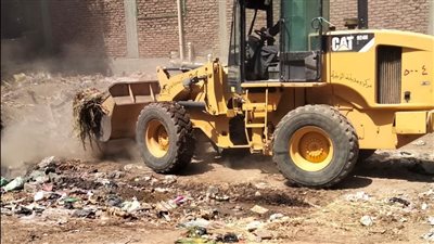 بالصور.. حملة نظافة مكبرة لرفع المخلفات وكفاءة الشوارع شمال الأقصر
