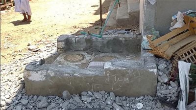 بالصور.. إزالة «حمام» مخالف بالشارع العام بنجع أبو حميد بمركز إسنا بالأقصر