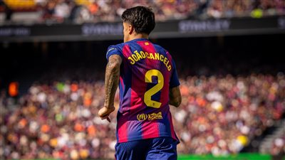 جواو كانسيلو يقترب من البقاء مع برشلونة