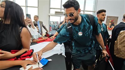 استقبال المنتخب الوطني بمطار العلمين 
