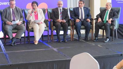 نائب وزير الصحة تبحث مع الأغذية العالمي دمج القطاع غير الرسمي بمنظومة التأمين الصحي الشامل