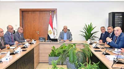 وزير الري يتابع تطوير منظومة عمل الورش التابعة للوزارة