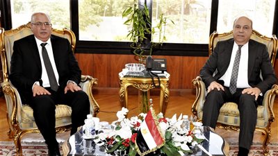 وزير الطيران يستقبل مدير عام المنظمة العربية للطيران المدني 