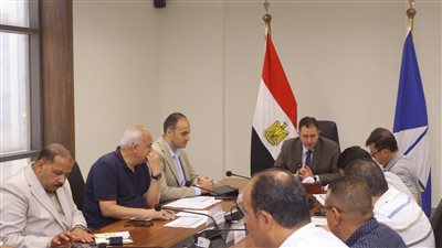 لجنة النظافة بدمياط تناقش تعزيز المنظومة والاستعداد للموسم الصيفي برأس البر