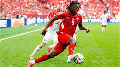 أستون فيلا ينافس نيوكاسل على ضم مانزامبي بعد تألقه في كأس العالم
