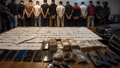 جلب من ليبيا.. ضبط نحو 900 ألف قرص ترامادول وكميات من الحشيش والأفيون