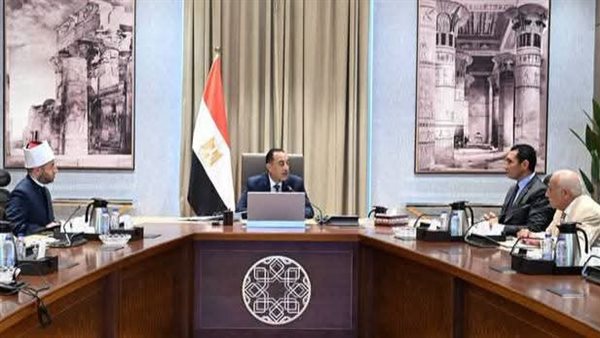 رئيس الوزراء مع حسين لبيب 