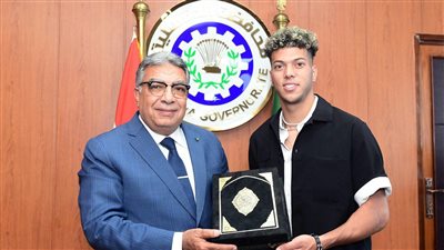 محافظ الدقهلية يستقبل نجم المنتخب الوطني اللاعب إمام عاشور و