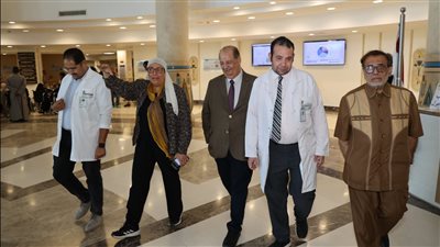 وفد طبي يمني يزور مستشفى أورام الأقصر لبحث تعزيز التعاون الصحي المشترك
