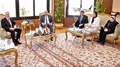 وزير الطيران المدني يستقبل سفير بلغاريا لبحث سُبل التعاون المشترك في مجال النقل الجوي