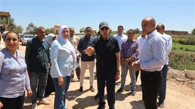 محافظ المنيا يتابع أعمال رصف طريق الشراينة ويوجه بتسريع التنفيذ والالتزام بمعايير الجودة 