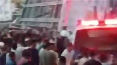 بالفيديو.. مصرع شخص في حادث بشع أعلى طريق بالفيوم