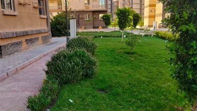 وزيرة الإسكان تتابع تطوير الخدمات والمشروعات بمدينة حدائق أكتوبر وتسليم وحدات مشروع 810 عمارات