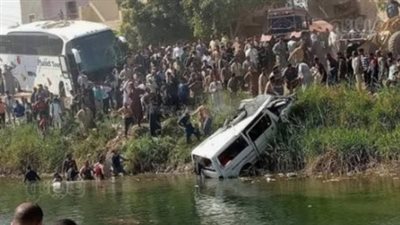 إصابة 3 أشخاص في انقلاب ميكروباص بترعة بقنا