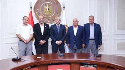 وزير العمل يؤكد دعم المستثمرين وتطوير بيئة الأعمال