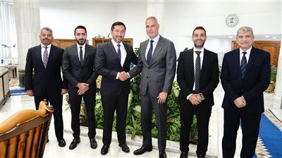 الطيار أحمد عادل ورئيس شركة Salesforce العالمية