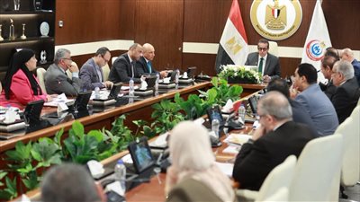 وزير الصحة يتابع مستجدات التشغيل التجريبي لمنظومة التأمين الصحي الشامل بالمنيا