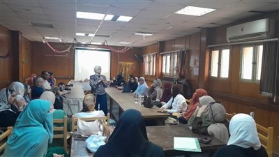 60متدربا يشاركون في برنامج تطوير المشورة الأسرية بدمياط 