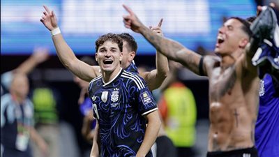 أرسنال يجهز عرضًا مفاجئًا لخطف ألفاريز من أتلتيكو مدريد