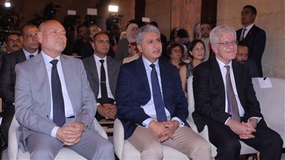 وزير السياحة والآثار ومحافظ القاهرة والقائم بأعمال السفير الأمريكي بالقاهرة يفتتحون القبة الضريحية للسلطان الأشرف قايتباي